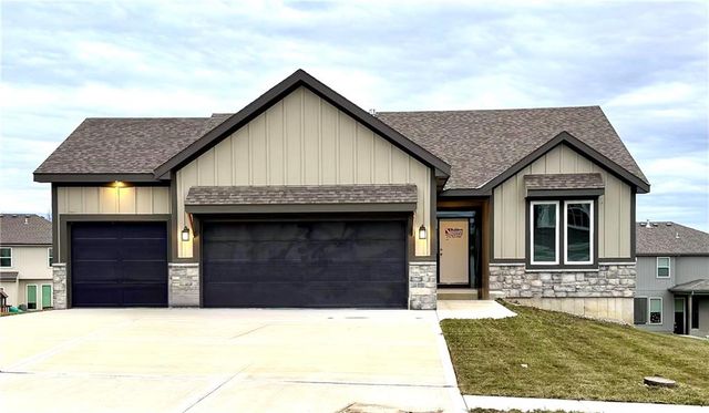 $569,000 | 7705 Northeast 102nd Terrace | Northland