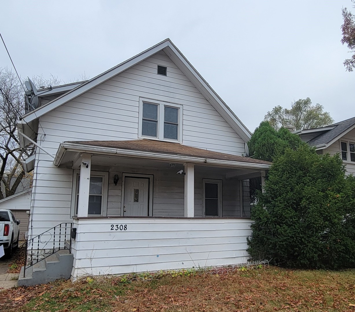 a view of the house front of house