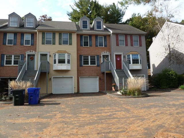 $199,500 | 1275 Winsted Road, Unit 104 | Torrington