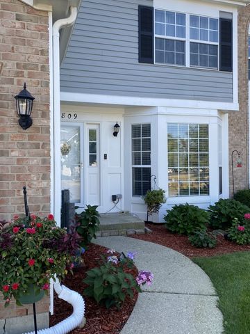 $320,000 | 5809 Oxford Circle | Gurnee