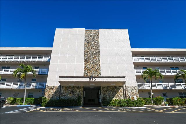 $274,900 | 315 Southeast 11th Terrace, Unit 203 | Dania Beach