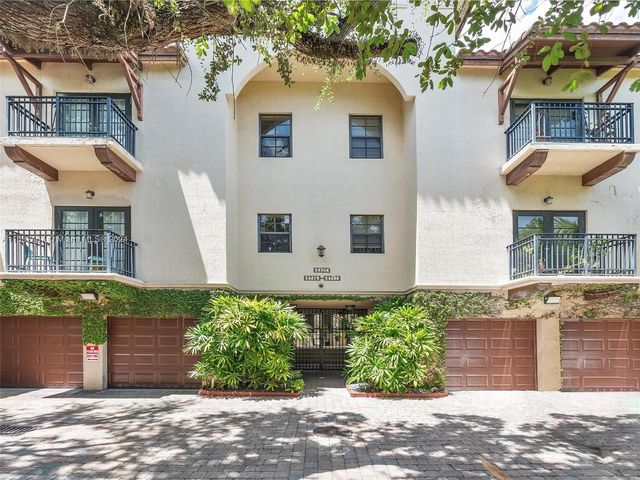 $975,000 | 2755 Coconut Avenue, Unit 2755 | Northeast Coconut Grove