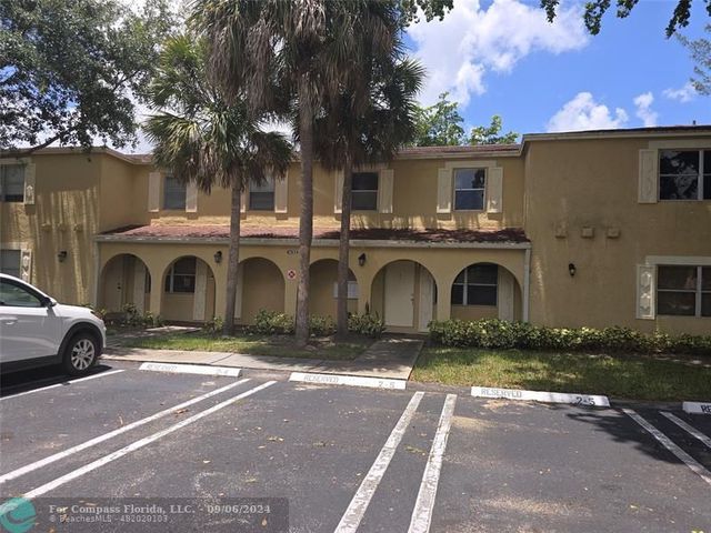 $2,500 | 10723 La Placida Drive, Unit 24 | Country Club Village