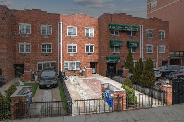 $1,100,000 | 1027 Boston Road | Morrisania