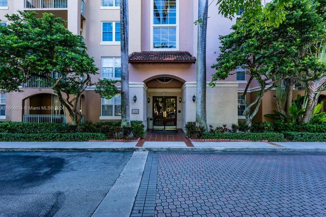 $549,000 | 19801 East Country Club Drive, Unit 4501 | Aventura