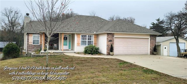 $379,900 | 18402 Selwyn Drive | North Lindsey Township - Benton County