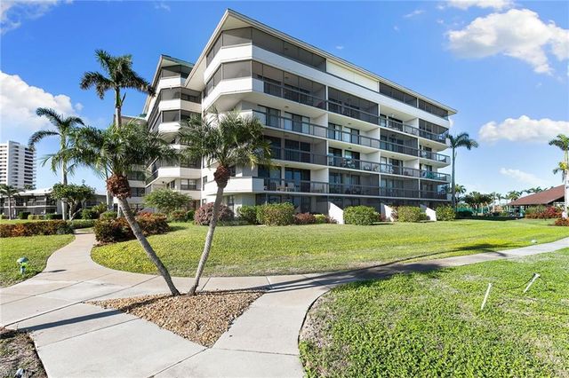 $5,600 | 601 Seaview Court, Unit C106 | South Seas North Condominiums of Marco Island