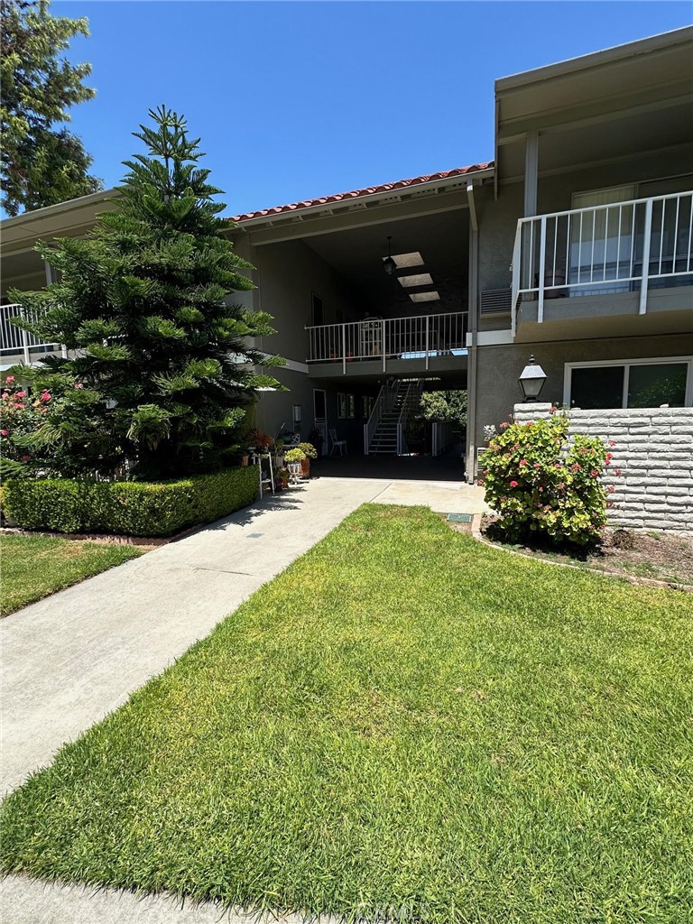 a front view of house with yard