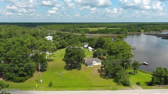 $395,000 | 3206 Highway 24 | White Oak Township - Carteret County