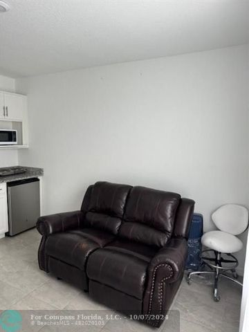 $1,300 | 5133 Armina Place, Unit STUDIO