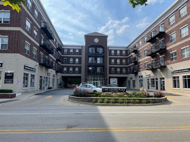 $2,200 | 10 North Lake Street, Unit 217 | Grayslake