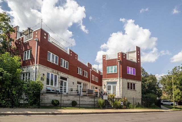 $559,000 | 2319 North Hamilton Avenue, Unit 5 | Bucktown