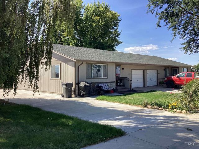 $670,000 | 21017 Cottonwood Drive | Greenleaf