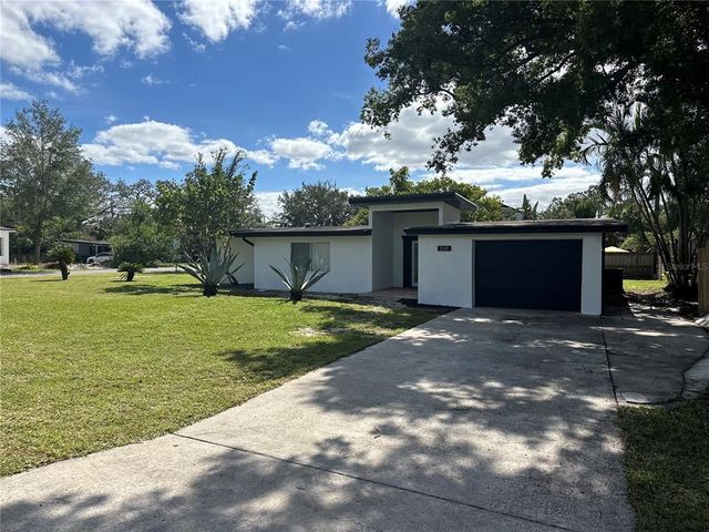 $890,000 | 2128 Sycamore Drive | Winter Park