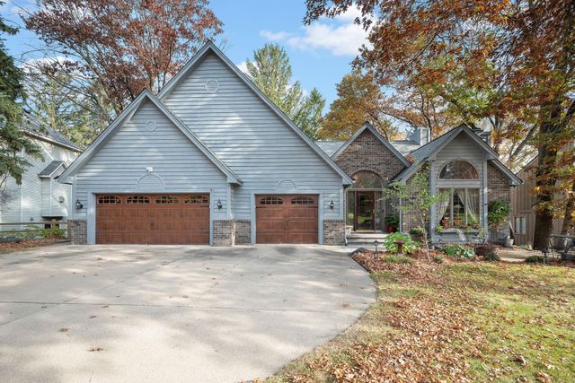 $769,900 | 4634 Parkcliff Drive | Eagan