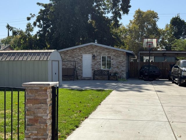 $299,888 | 221 California Avenue | South Modesto