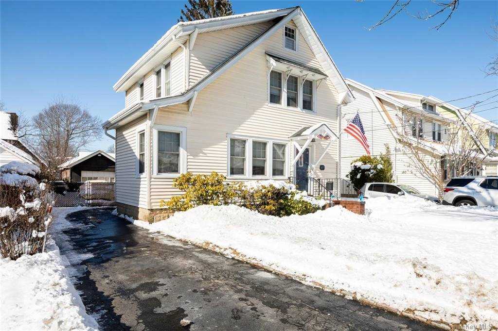 67 Blossom Heath Avenue Lynbrook NY 11563 Compass