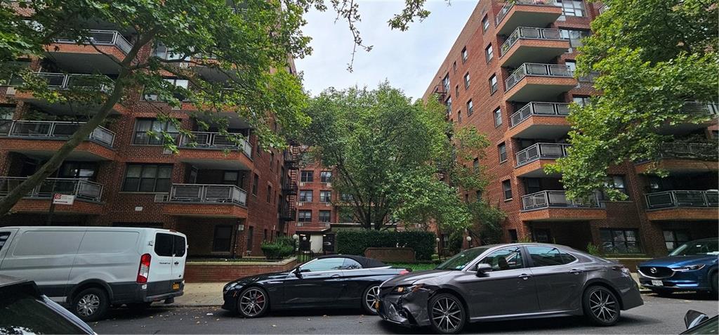 a car parked in front of a building