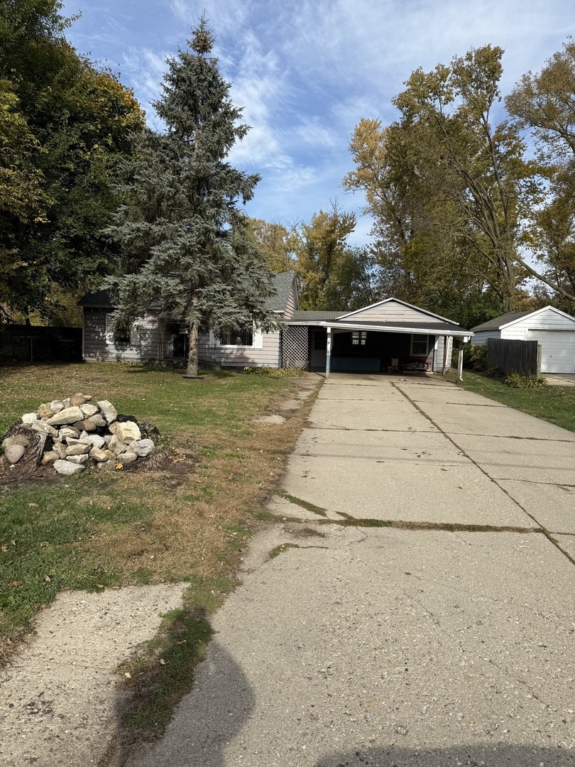 a view of yard with outdoor space