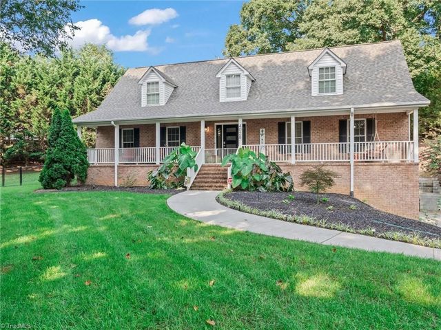 $455,000 | 4028 Lofter Court | West Suburban Winston-Salem