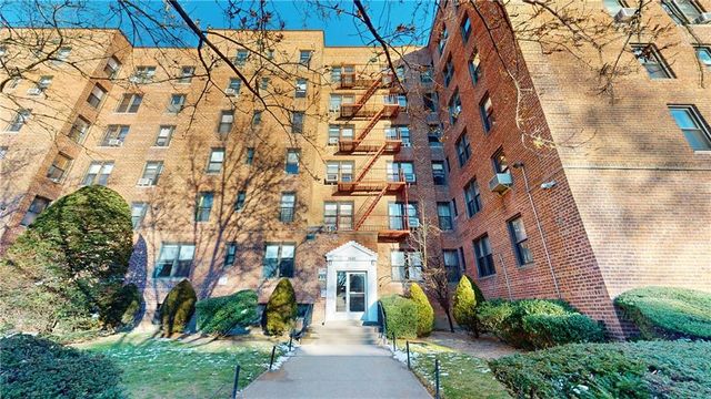 $382,000 | 2685 East 7th Street, Unit 3L | Sheepshead Bay