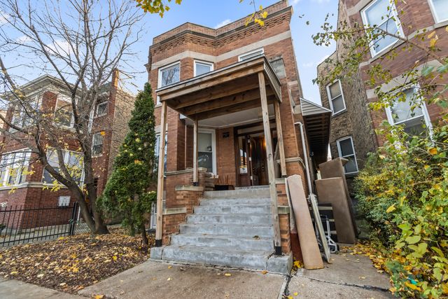 $1,950 | 3219 West Wilson Avenue, Unit 2 | Albany Park