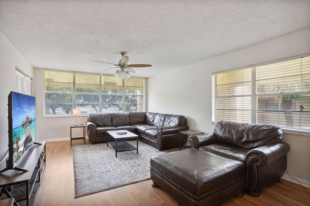 $2,200 | 2825 Southwest 22nd Avenue, Unit 2010 | Sabal Pine East Condominiums