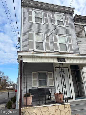 $1,500 | 242 East Broadway, Unit A | Salem