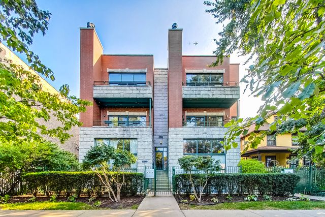 $525,000 | 1617 West Estes Avenue, Unit 1C | East Rogers Park