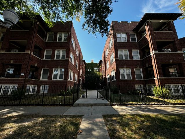 $1,650 | 4720 North Bernard Street, Unit 1E | Albany Park