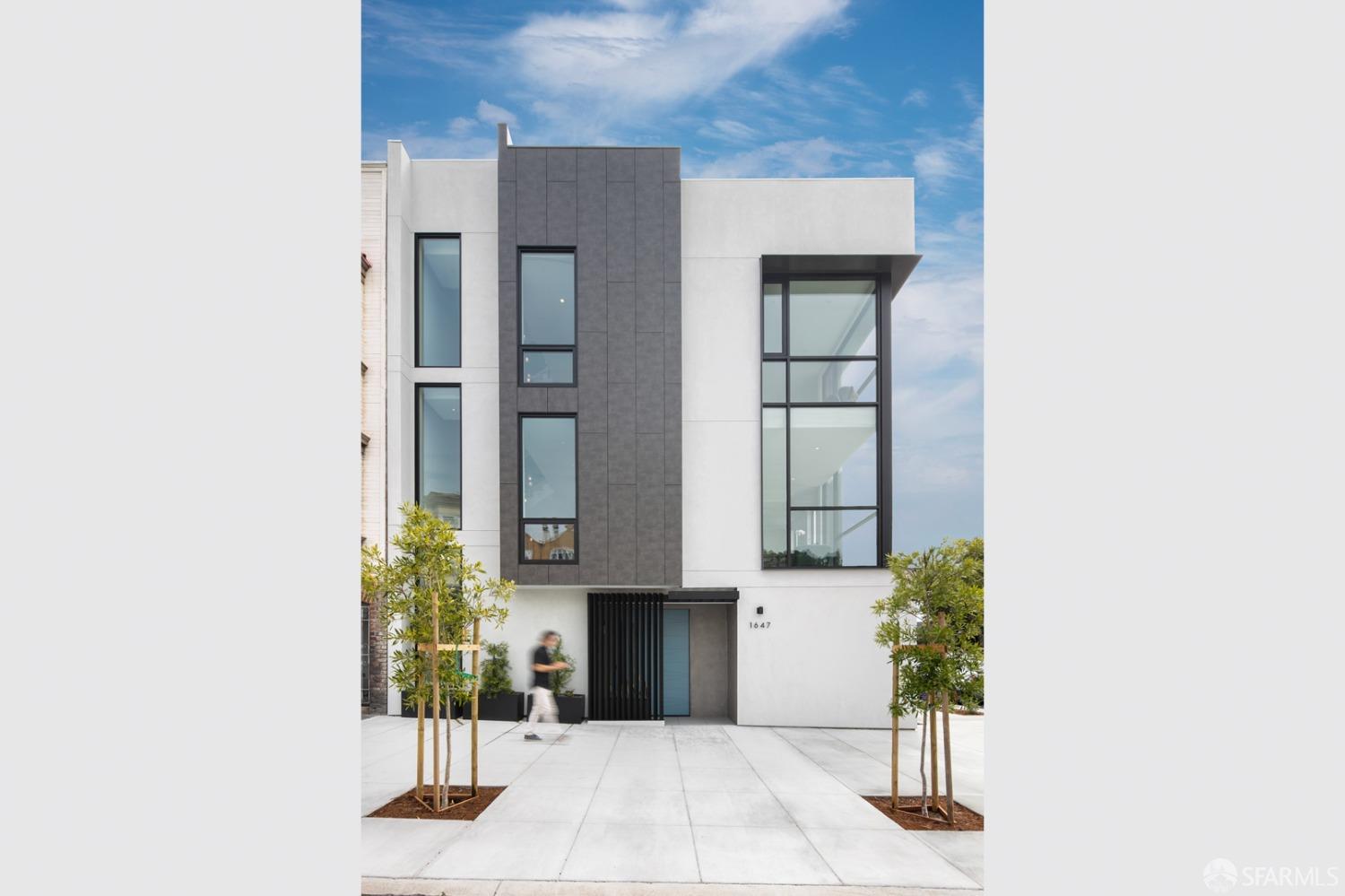 a house view with a outdoor space