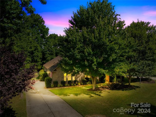 $725,000 | 261 Treetops Drive | Catawba Springs Township - Lincoln County