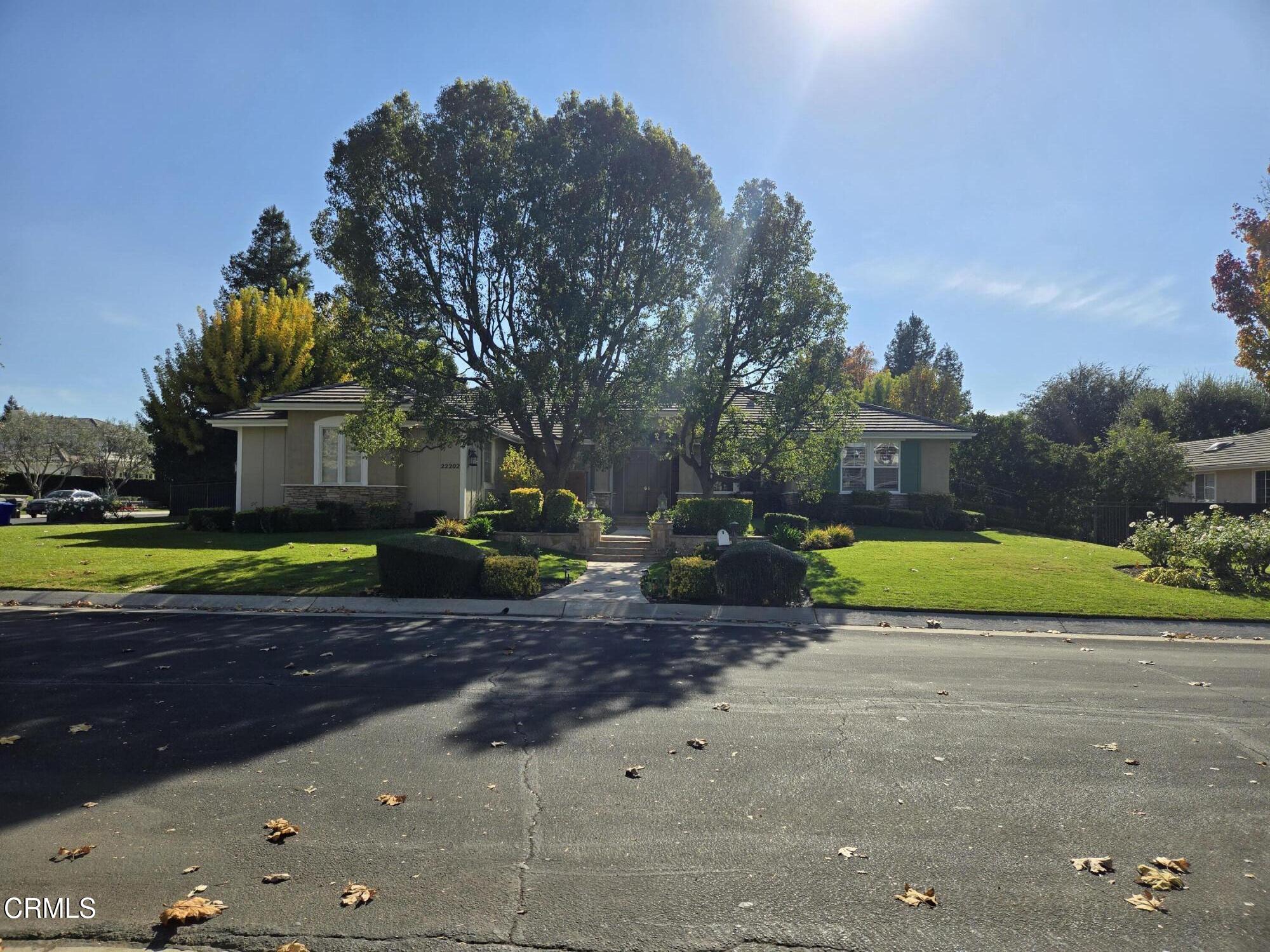 a view of a house with a big yard