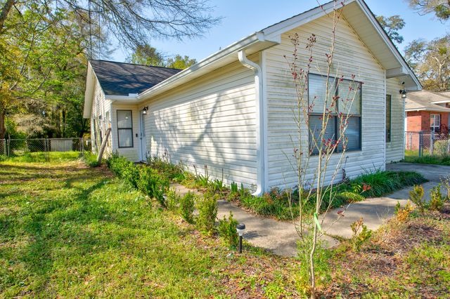 $379,000 | 305 Nathey Avenue | Niceville