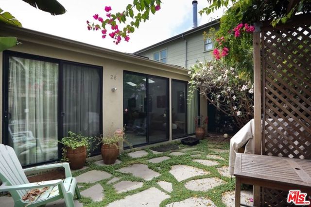 $2,950 | 26 Ozone Avenue, Unit 1 | Venice