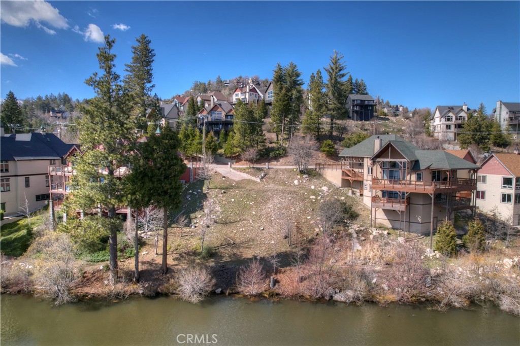 a view of a lake with houses