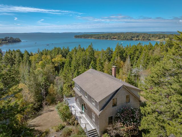 $1,350,000 | 290 Clark Point Road | Tremont