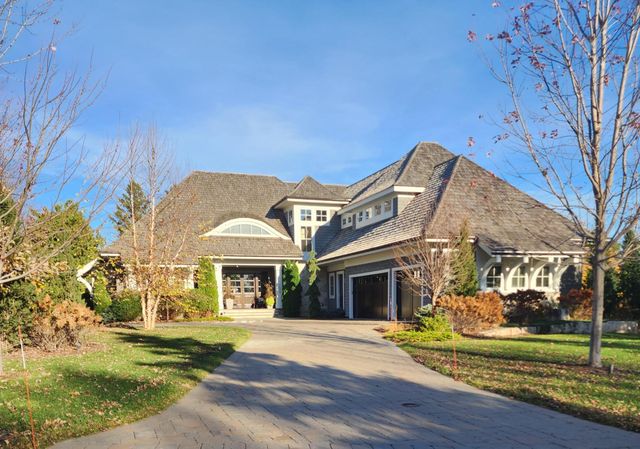 $5,400,000 | 1595 Locust Hills Circle | Wayzata