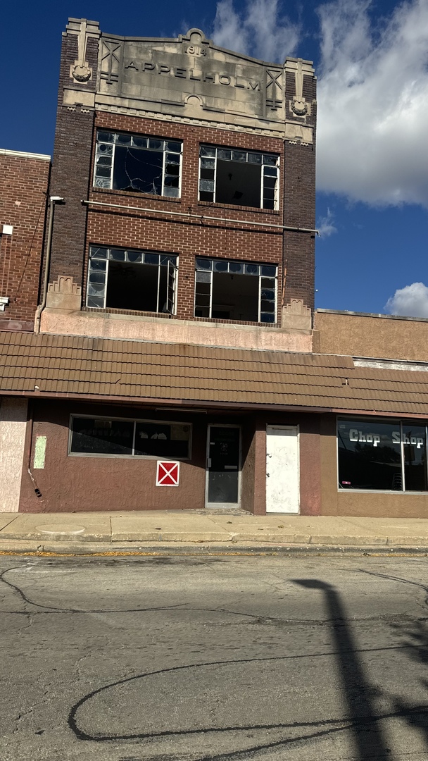 a view of building with a street