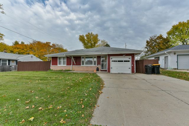 $299,900 | 7680 North 44th Street | Brown Deer