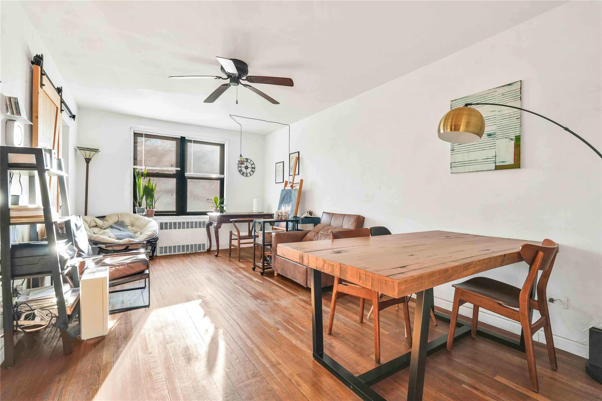 a view of a livingroom and dining room