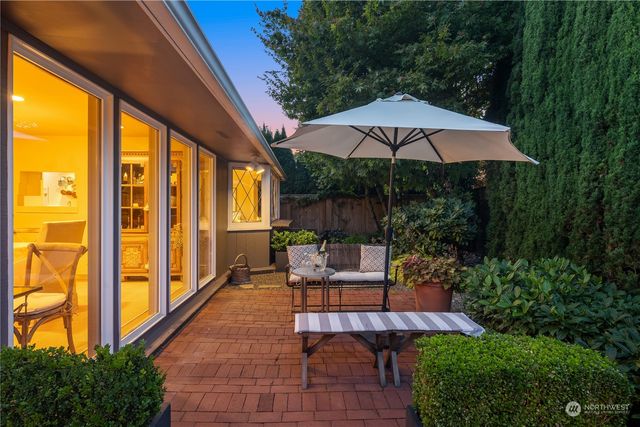 $2,645,000 | 2124 Broadmoor Drive East | Broadmoor