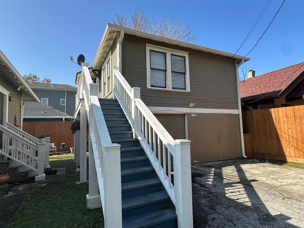 1805 Lawrence. 1 BR/1 BA garage apartment