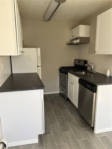 $1,600 | 1502 Barclay Manor, Unit 15B | Balmville