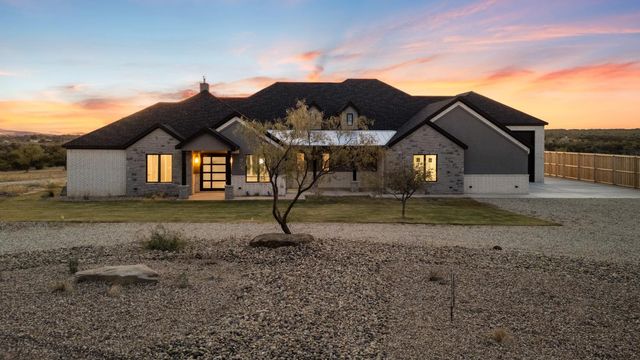 $1,499,900 | 27 North Ridge