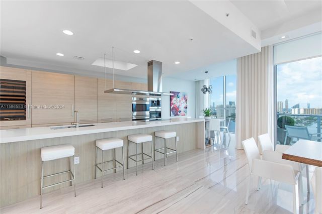 $4,850,000 | 17111 Biscayne Boulevard, Unit PH8 | Western Eastern Shores