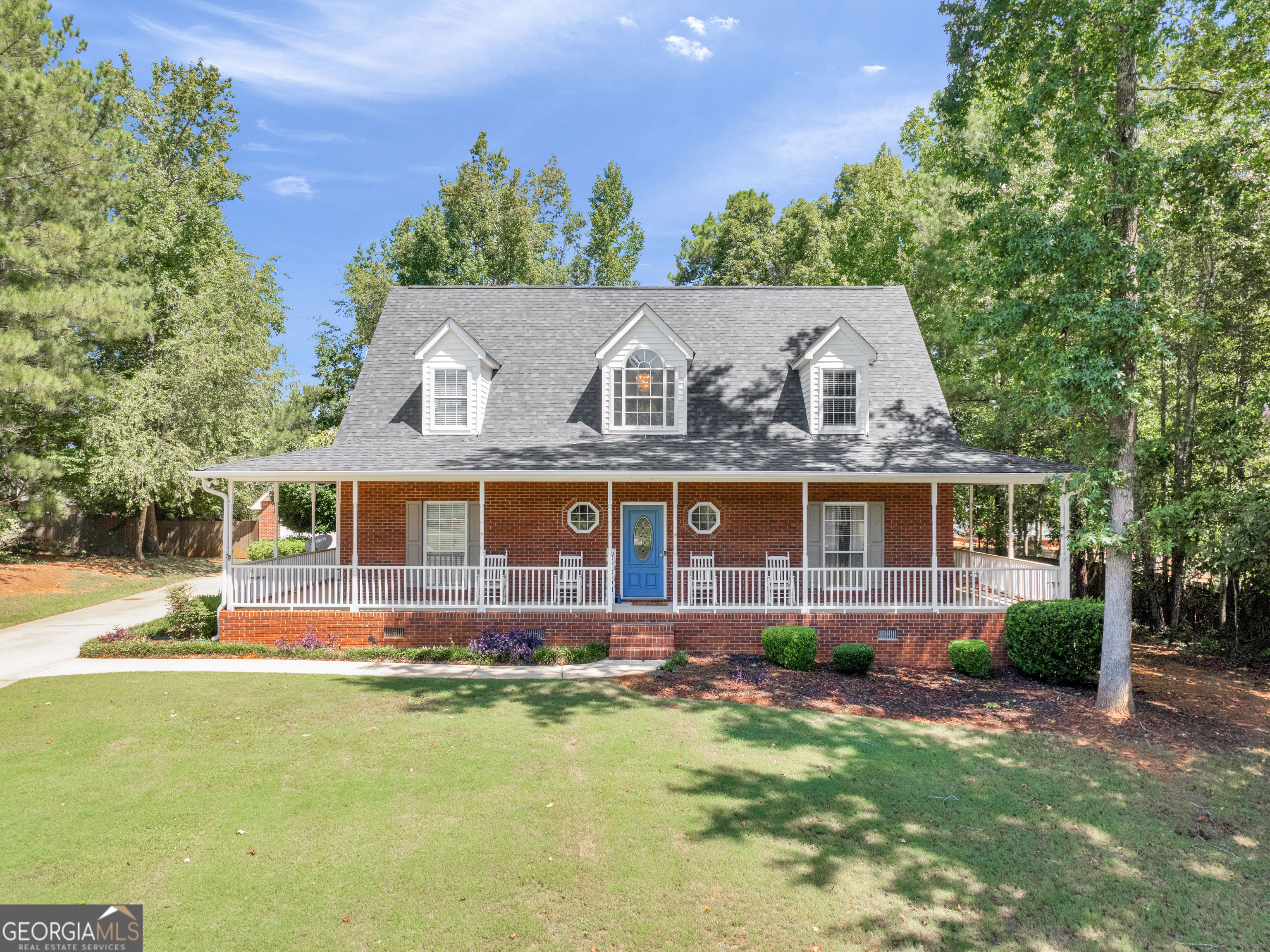 front view of house with a yard