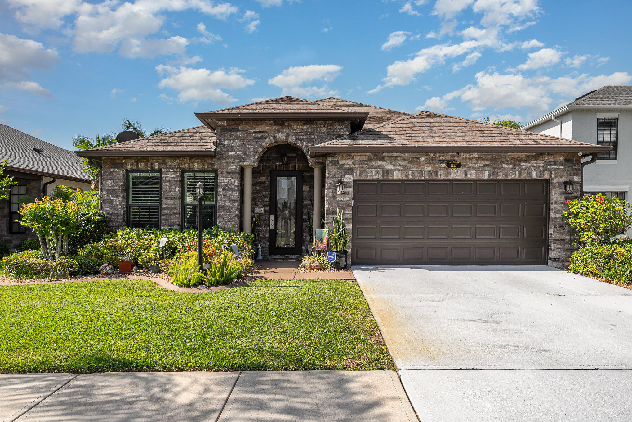 a front view of house with yard