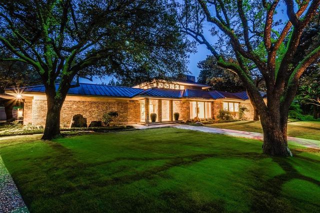 $2,275,000 | 11701 Pine Forest Drive | Forest Court