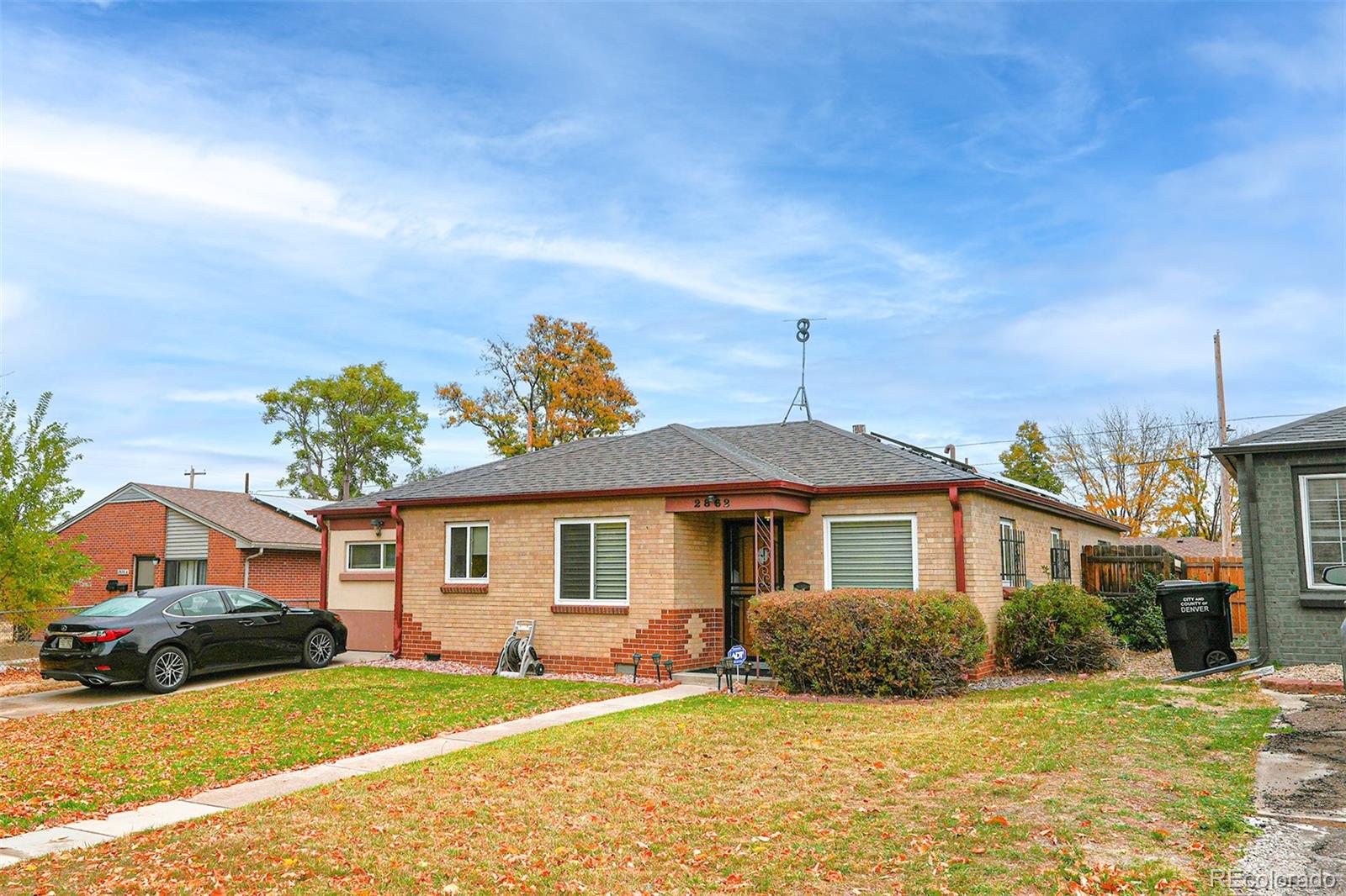 a view of a yard in front of a house